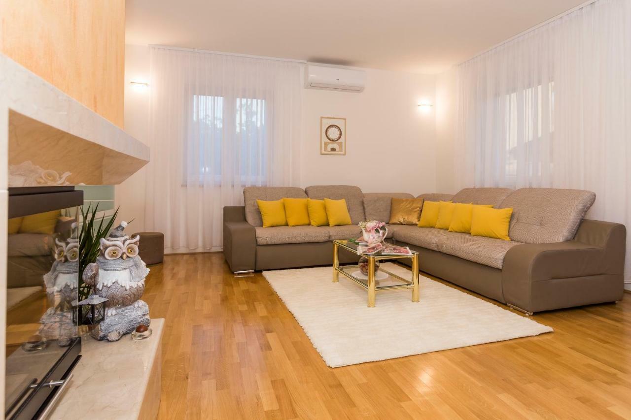 Villa Sweet Home Marija With Heated Pool Split Ngoại thất bức ảnh